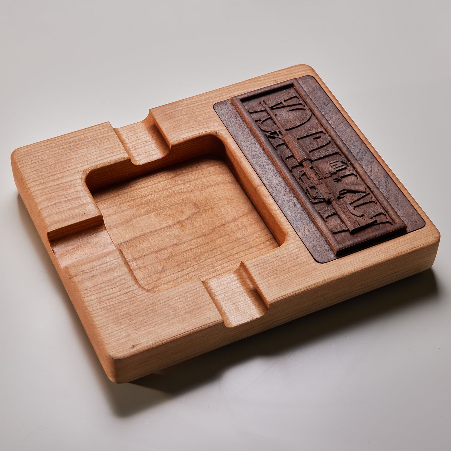 Cigar ashtray with box in cherry wood with walnut lid