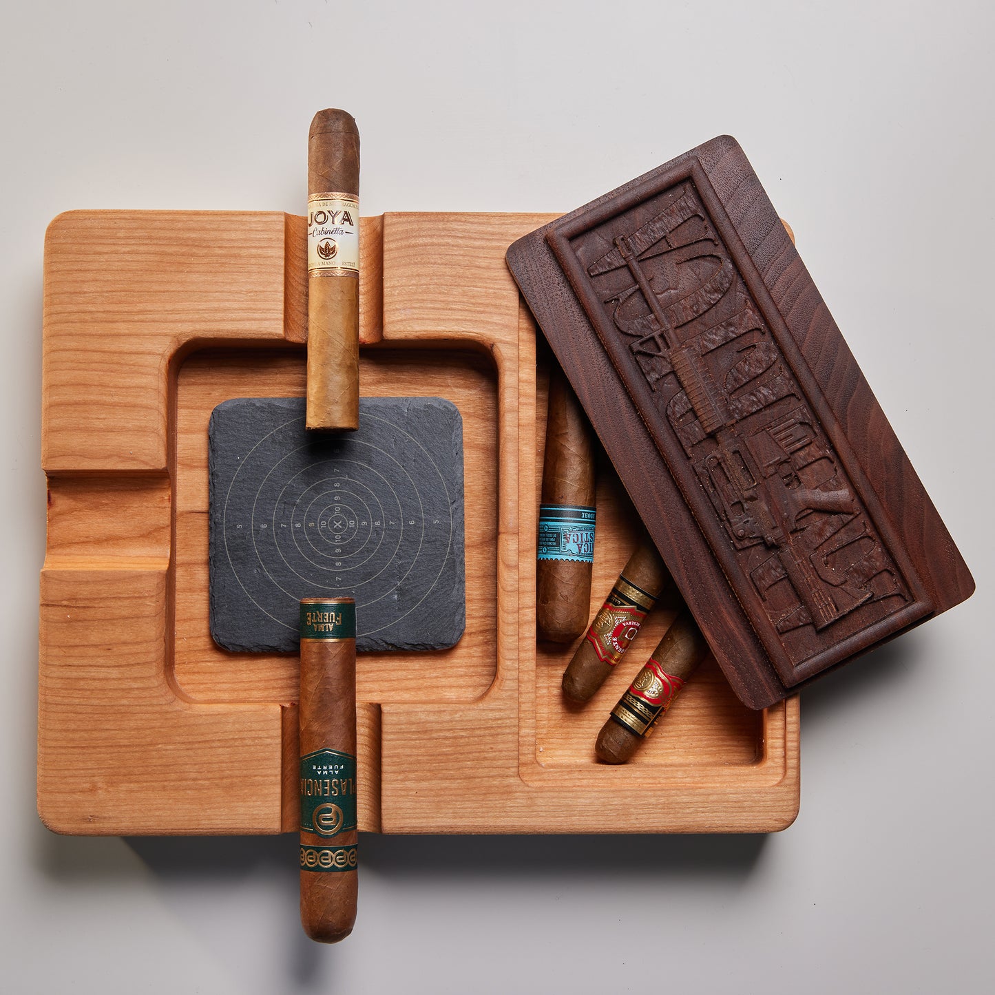 Cigar ashtray with box in cherry wood with walnut lid