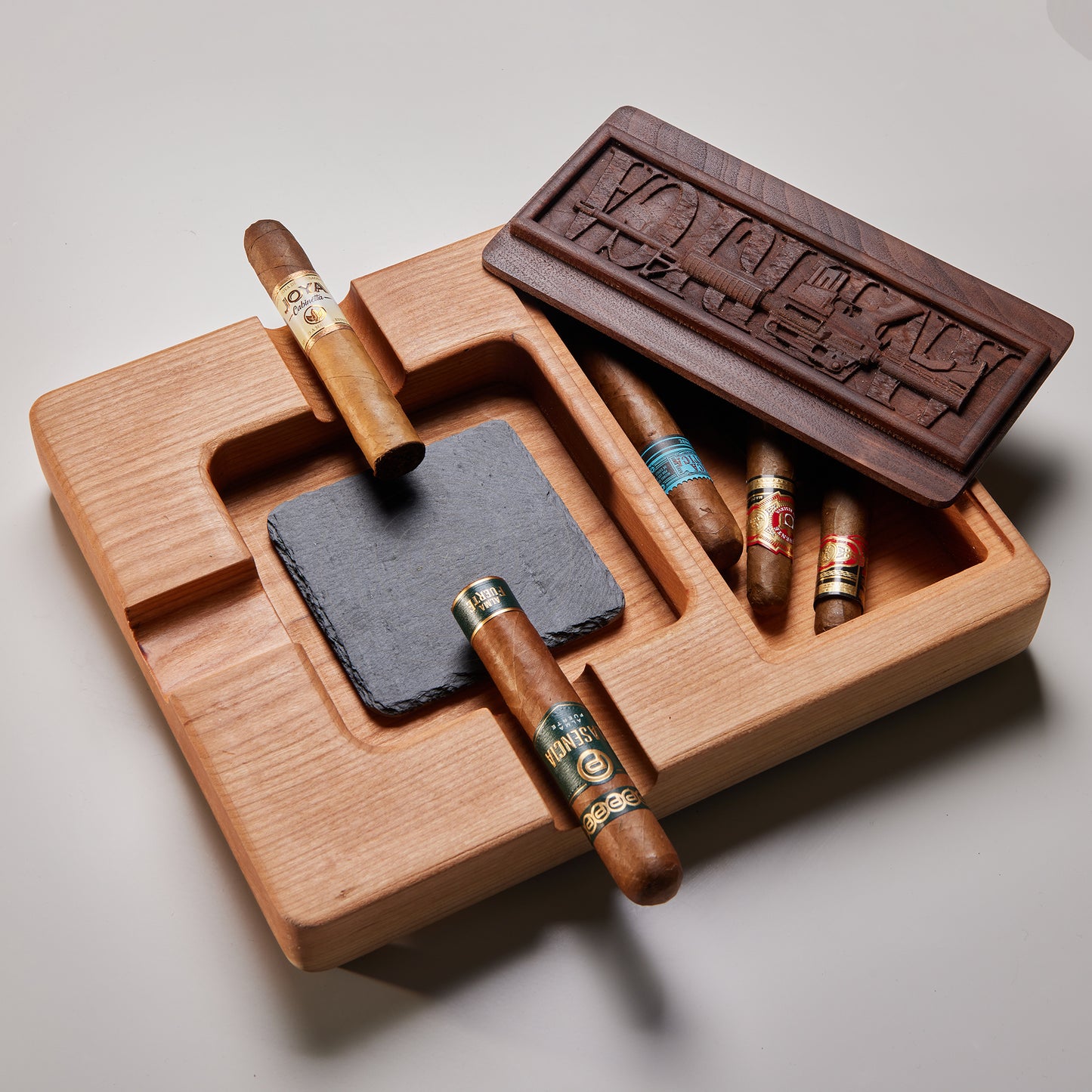 Cigar ashtray with box in cherry wood with walnut lid